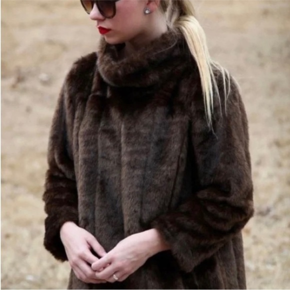 Banana Republic Brown Faux Fur Pullover Jacket with Pockets - Picture 2 of 16